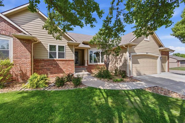 857 N Crest Ct, Wichita, KS 67206