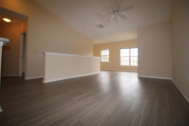 10360 S Fox Trail Road 1602, Royal Palm Beach, FL 33411