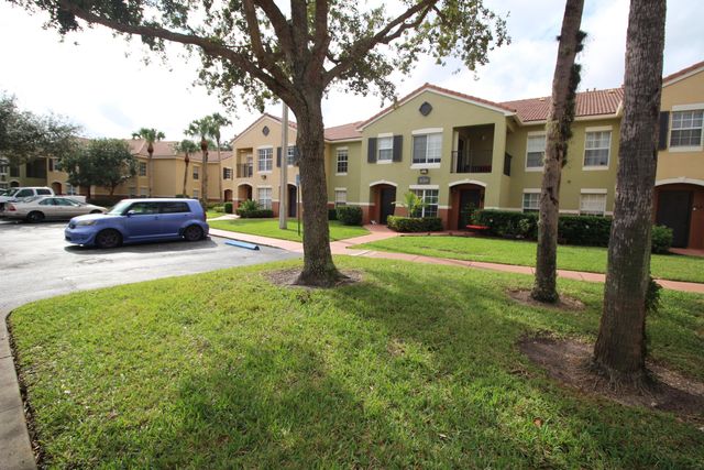 10360 S Fox Trail Road 1602, Royal Palm Beach, FL 33411