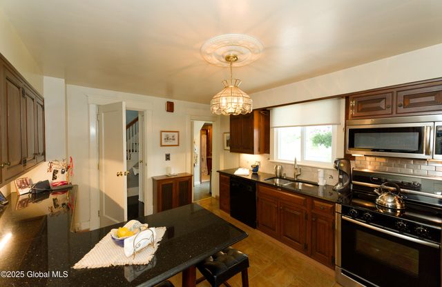 2 24th Street, Troy, NY 12180