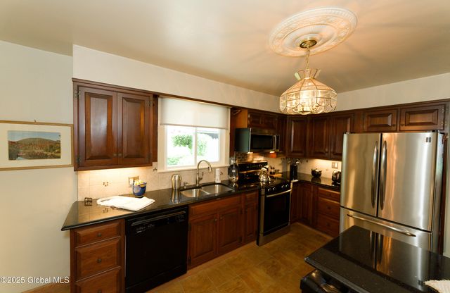 2 24th Street, Troy, NY 12180