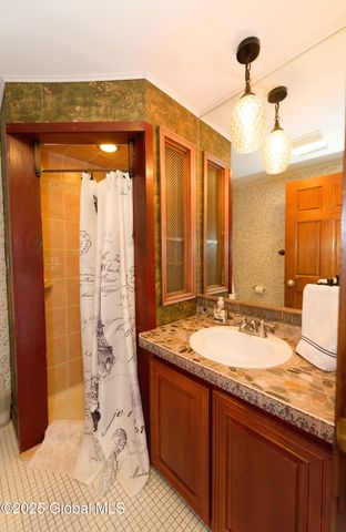 2 24th Street, Troy, NY 12180