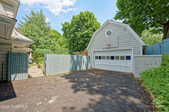 2 24th Street, Troy, NY 12180