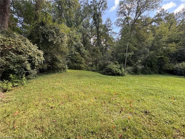 4865 Baux Mountain Road, Winston-salem, NC 27105