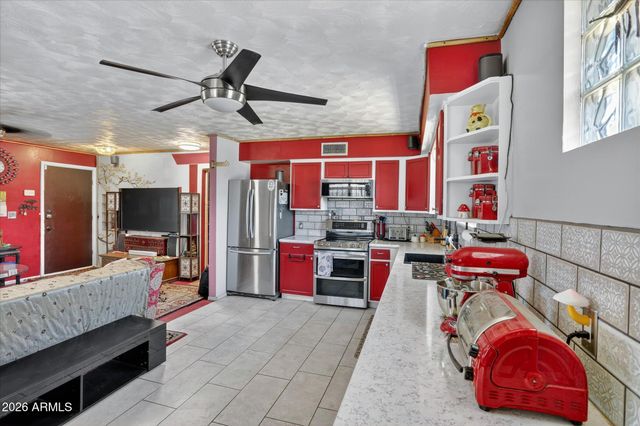 806 E MOUNTAIN VIEW Road, Phoenix, AZ 85020