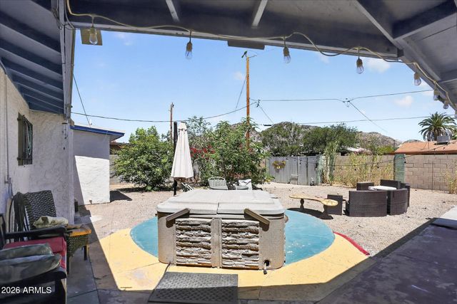 806 E MOUNTAIN VIEW Road, Phoenix, AZ 85020