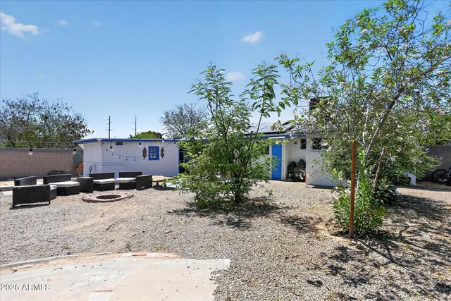 806 E MOUNTAIN VIEW Road, Phoenix, AZ 85020