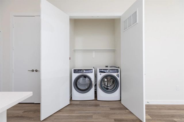 1690 North Loop 276, Houston, TX 77009