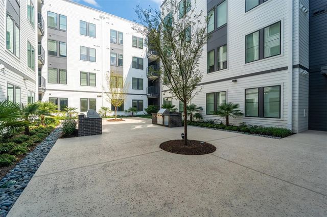 1690 North Loop 276, Houston, TX 77009