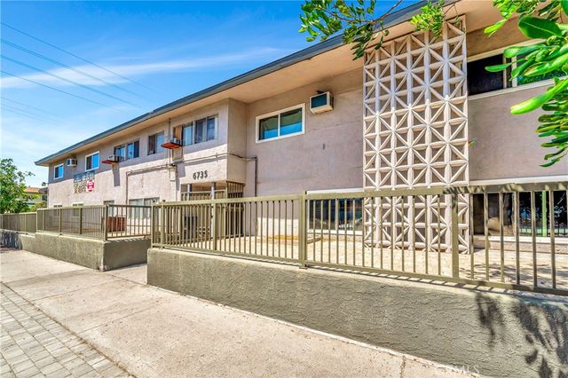 6735 Elmer 4, North Hollywood, CA 91606