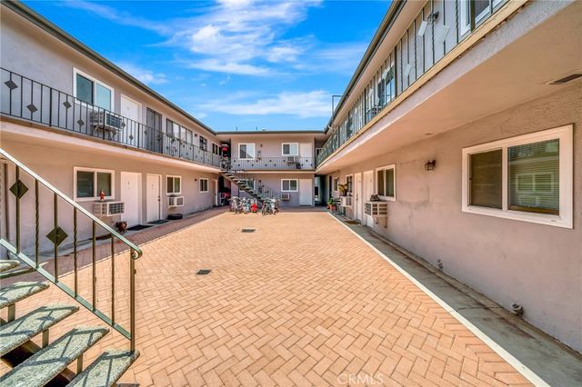 6735 Elmer 4, North Hollywood, CA 91606