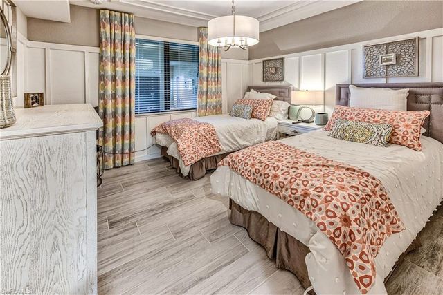 9572 Trevi CT 5015, Naples, FL 34113