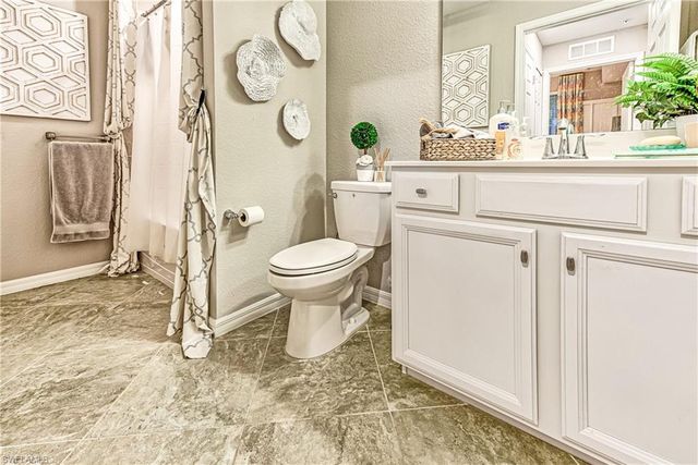 9572 Trevi CT 5015, Naples, FL 34113