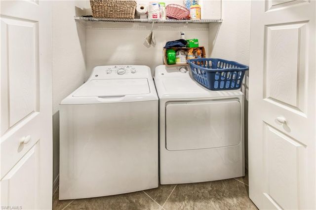 9572 Trevi CT 5015, Naples, FL 34113