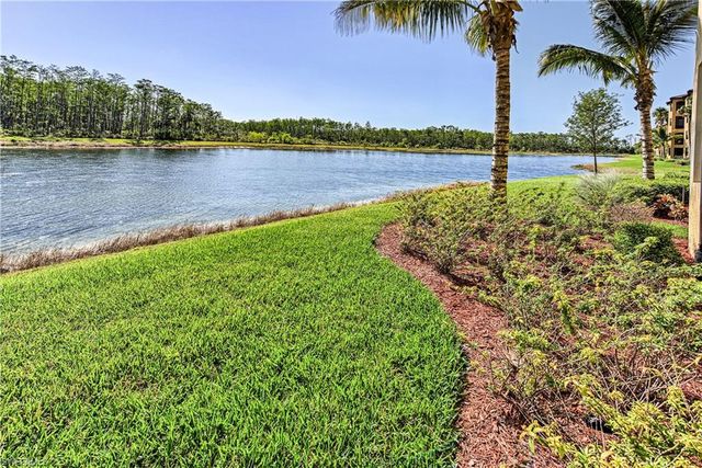9572 Trevi CT 5015, Naples, FL 34113