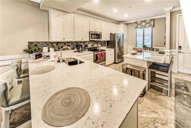 9572 Trevi CT 5015, Naples, FL 34113