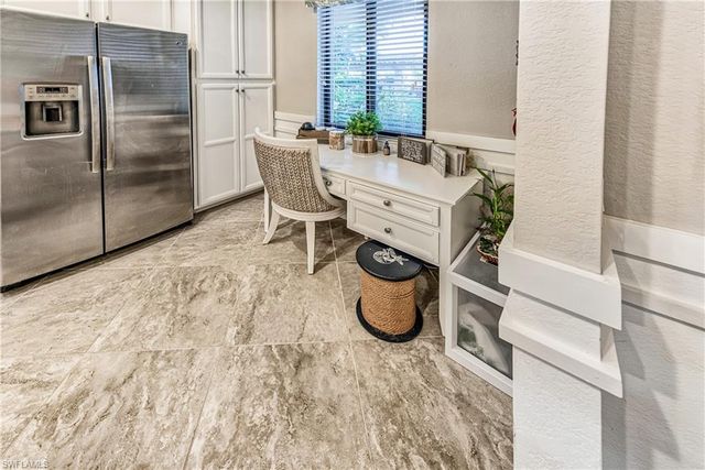 9572 Trevi CT 5015, Naples, FL 34113