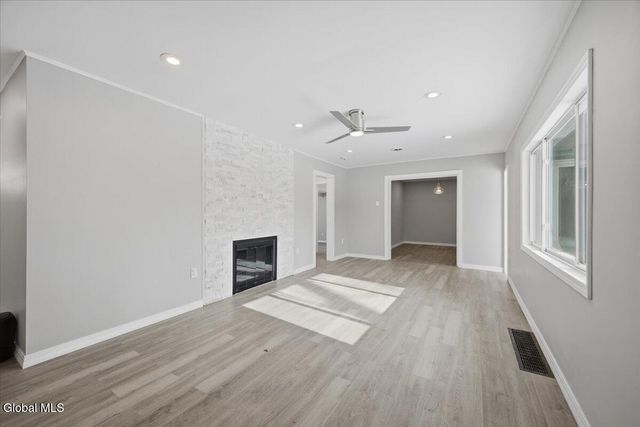 12 Laurel Road, Moreau, NY 12828