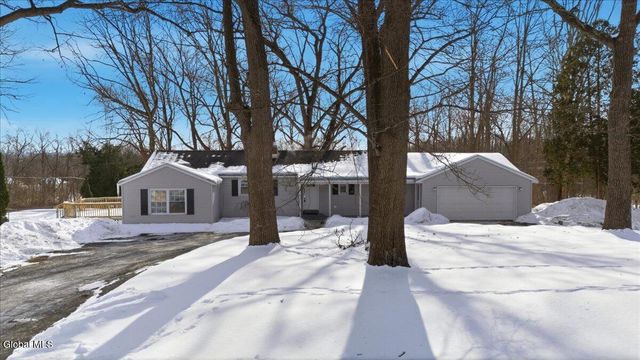 12 Laurel Road, Moreau, NY 12828