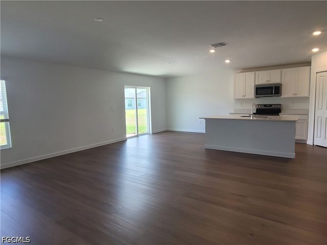 17360 Cantu CT, North Fort Myers, FL 33917