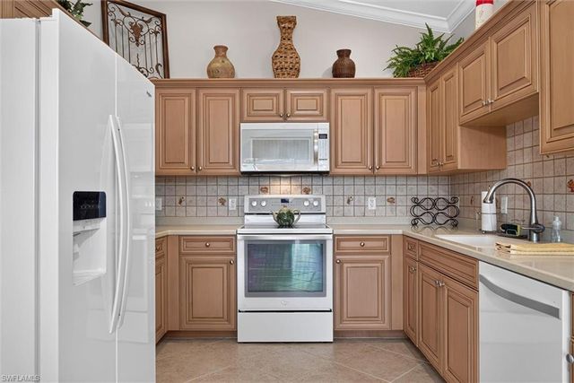 3050 Meandering WAY 201, Fort Myers, FL 33905