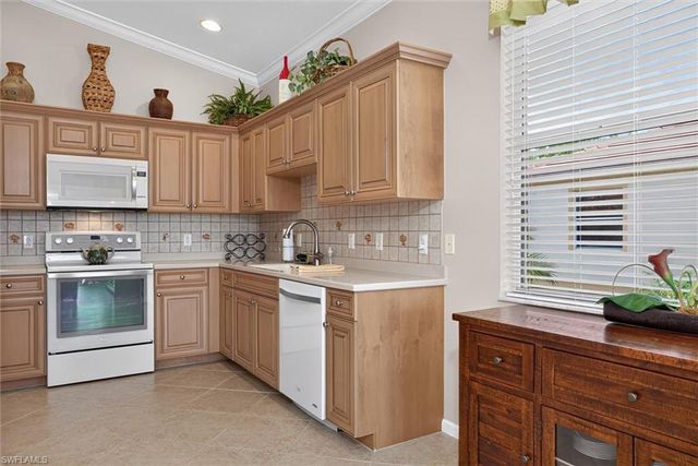 3050 Meandering WAY 201, Fort Myers, FL 33905