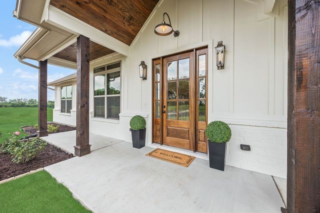 594 Sedalia Road, Van Alstyne, TX 75495