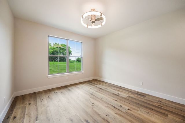 594 Sedalia Road, Van Alstyne, TX 75495