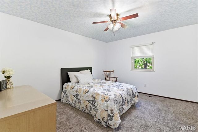 2350 Charlemagne Drive, Maryland Heights, MO 63043