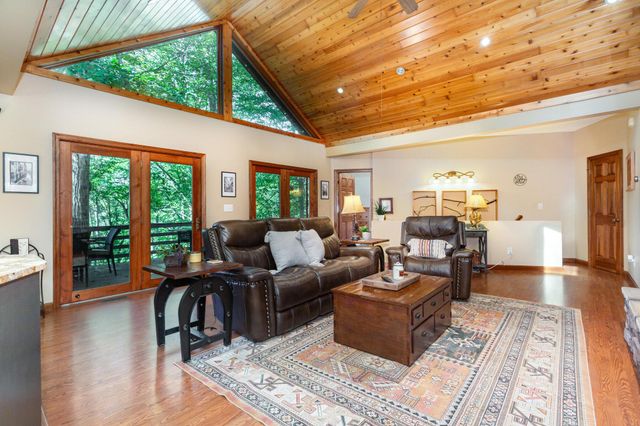 201 Apache Lane, Hide A Way Hills, OH 43107