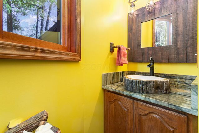 201 Apache Lane, Hide A Way Hills, OH 43107