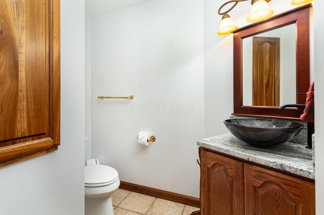 201 Apache Lane, Hide A Way Hills, OH 43107