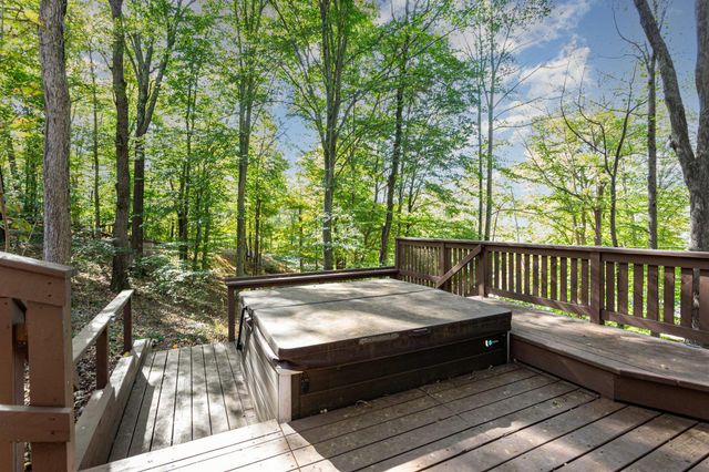 201 Apache Lane, Hide A Way Hills, OH 43107