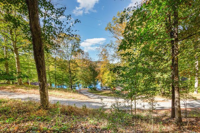 201 Apache Lane, Hide A Way Hills, OH 43107