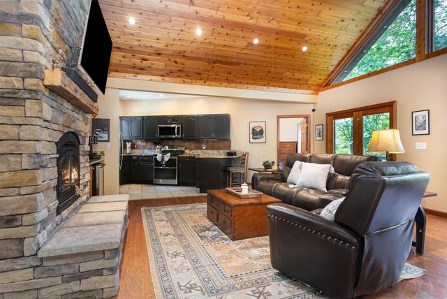 201 Apache Lane, Hide A Way Hills, OH 43107