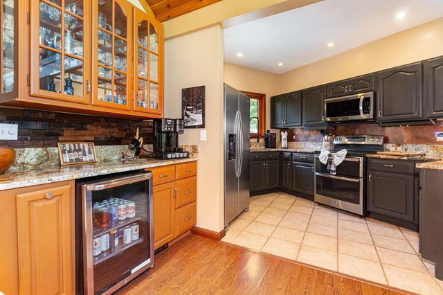 201 Apache Lane, Hide A Way Hills, OH 43107