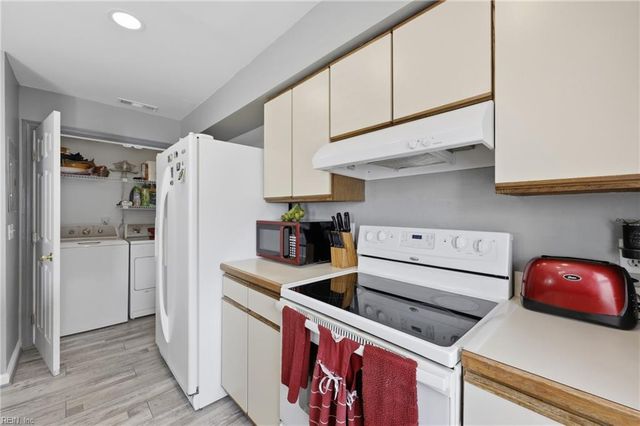 4630 Georgetown PL, Virginia Beach, VA 23455