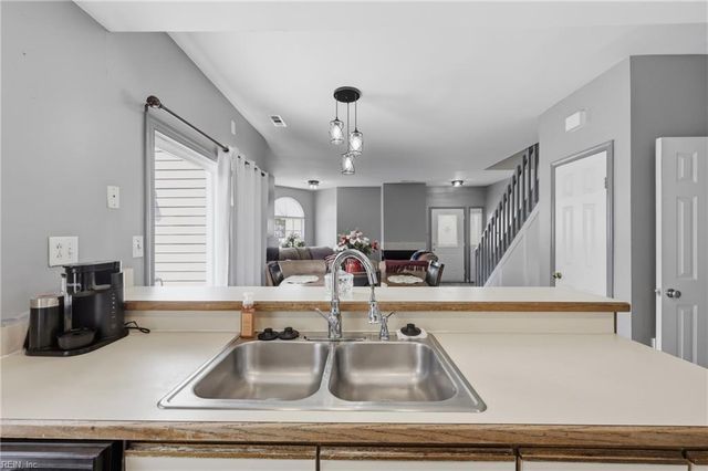 4630 Georgetown PL, Virginia Beach, VA 23455
