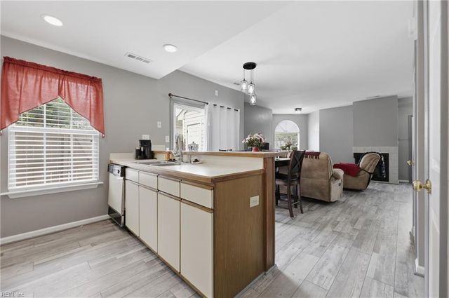 4630 Georgetown PL, Virginia Beach, VA 23455