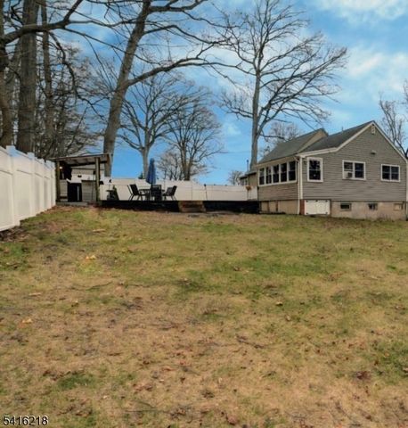 6 Woodlawn Ter, Randolph Twp., NJ 07869