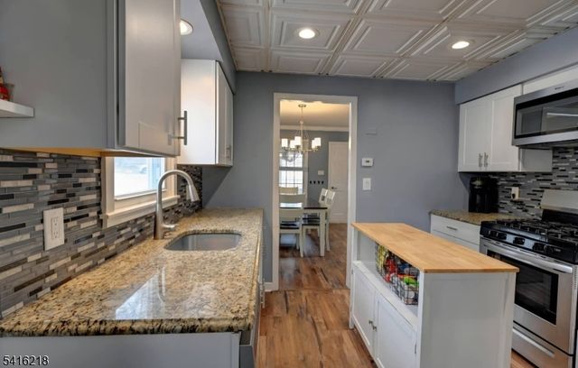 6 Woodlawn Ter, Randolph Twp., NJ 07869