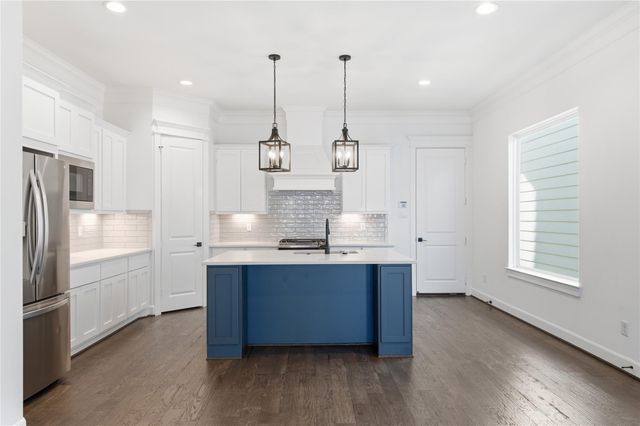 819 W 19th Street, Houston, TX 77008