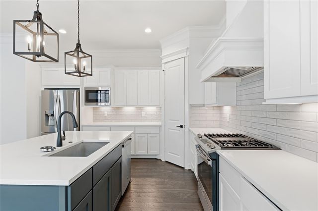 819 W 19th Street, Houston, TX 77008