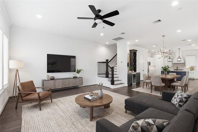 819 W 19th Street, Houston, TX 77008