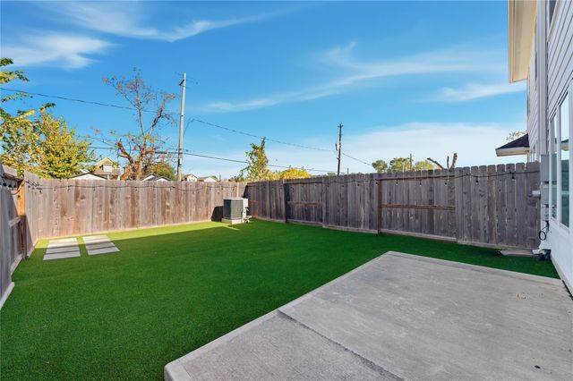 819 W 19th Street, Houston, TX 77008