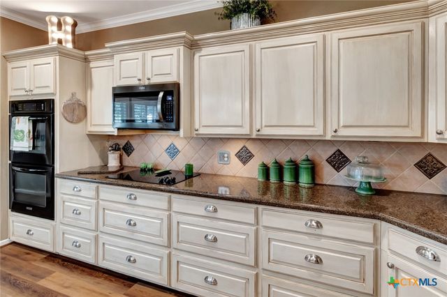 444 County Road 237, Ganado, TX 77962