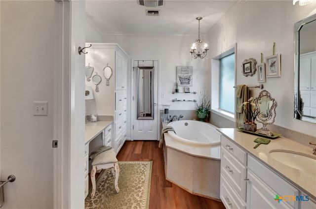 444 County Road 237, Ganado, TX 77962