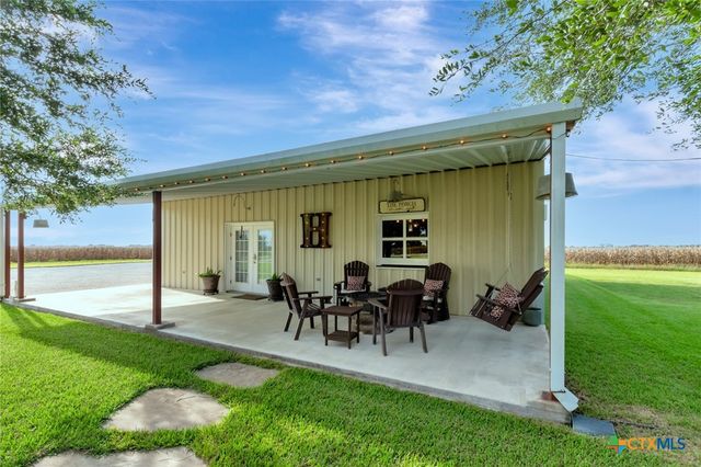 444 County Road 237, Ganado, TX 77962
