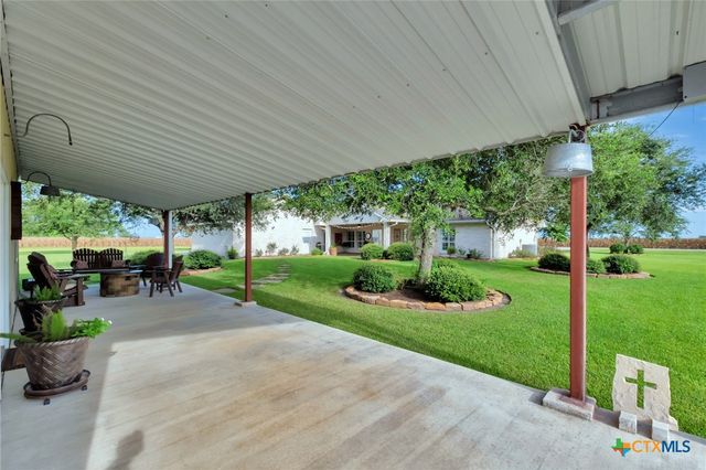 444 County Road 237, Ganado, TX 77962