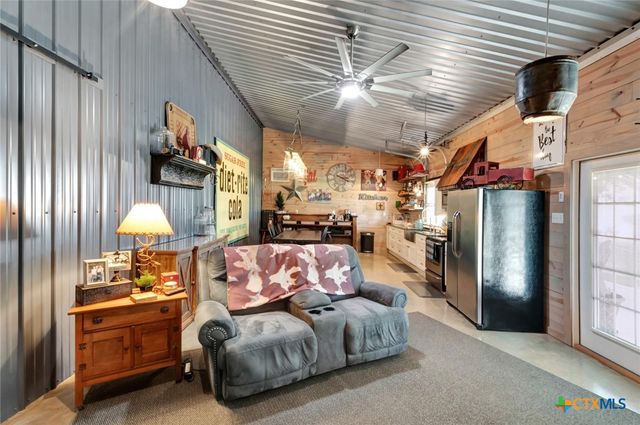 444 County Road 237, Ganado, TX 77962